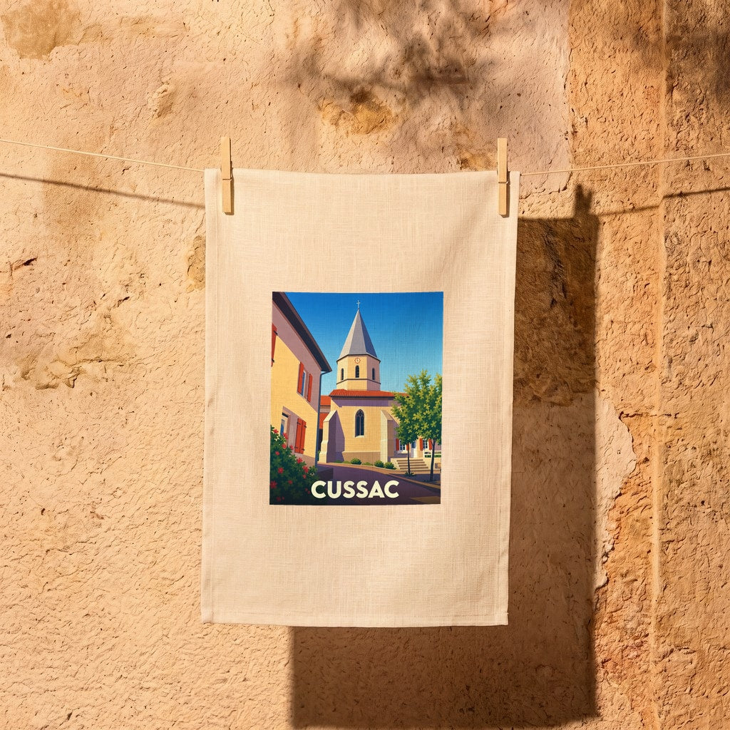 Torchon souvenir de la ville de Cussac avec une illustration stylisée.