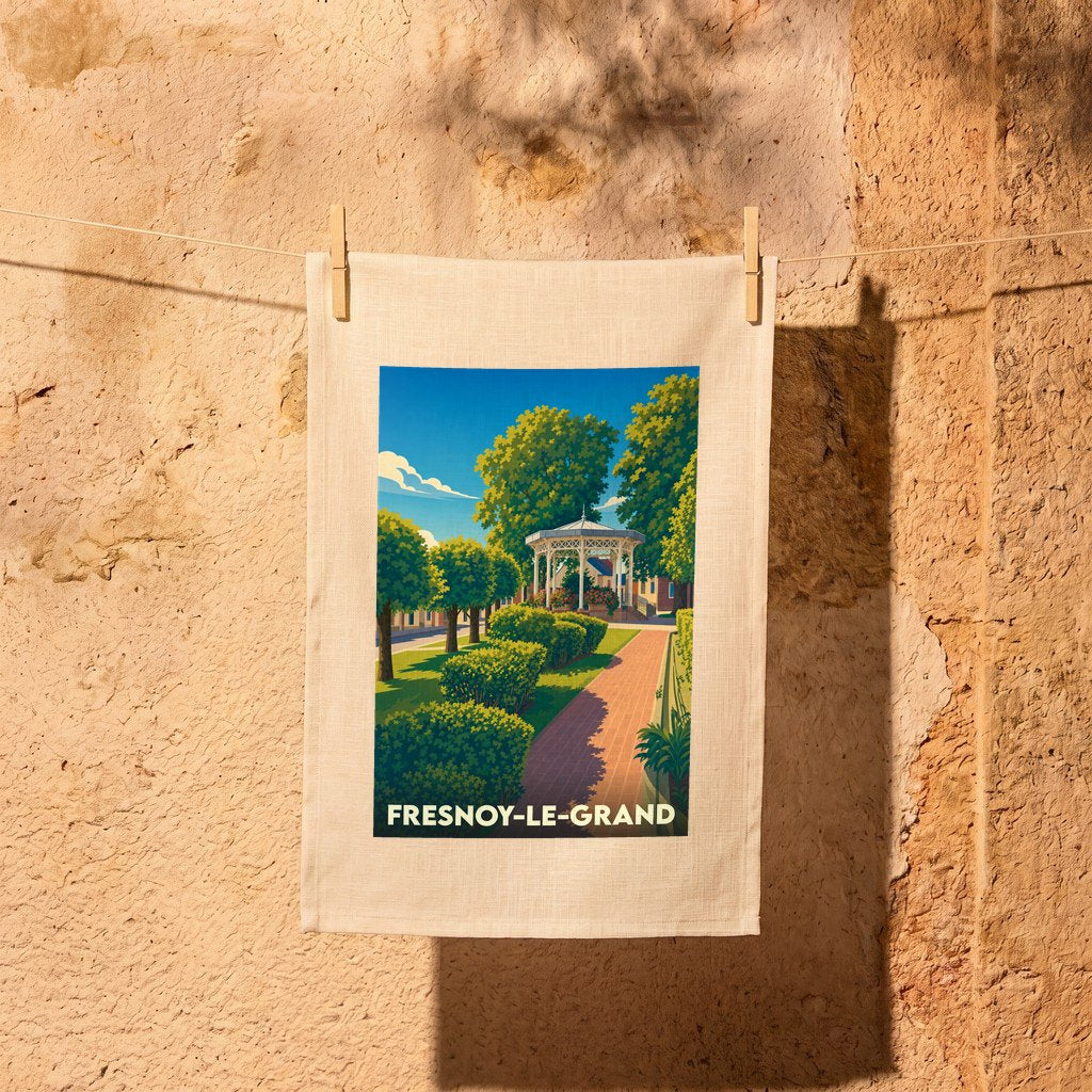 Torchon souvenir de la ville de Fresnoy-le-Grand avec une illustration stylisée d'un parc et son kiosque.