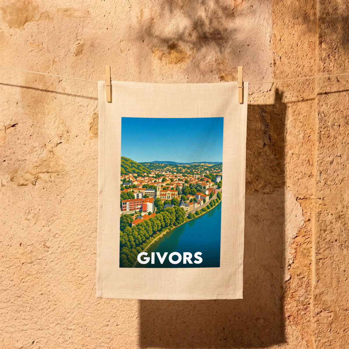 Torchon souvenir de la ville de Givors avec une illustration stylisée de son paysage urbain en bord de rivière.