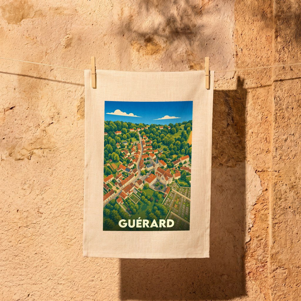 Torchon souvenir de la ville de Guérard avec une illustration stylisée d'une vue aérienne du village.