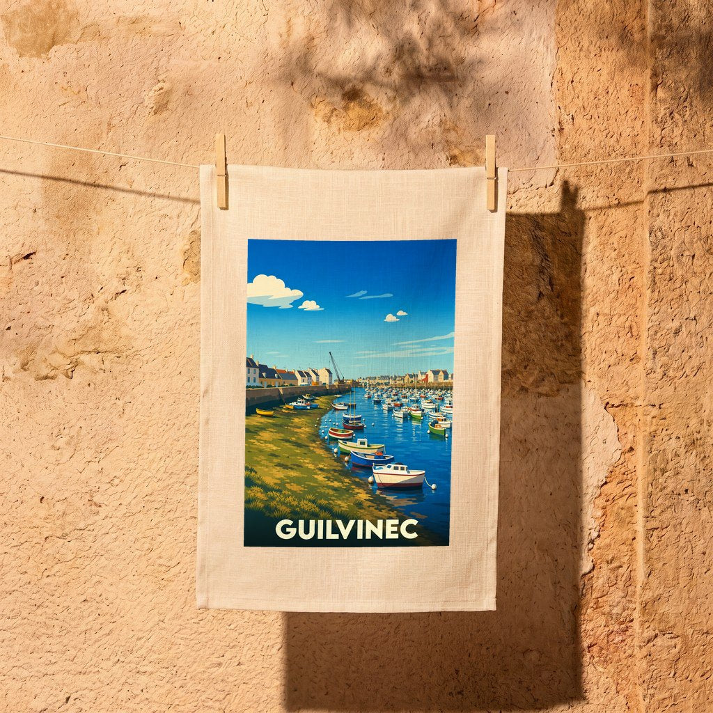 Torchon souvenir de la ville de Guilvinec avec une illustration stylisée de son port.