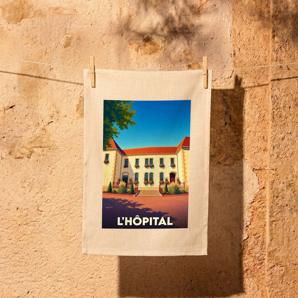Torchon souvenir de la ville de L'Hôpital avec une illustration stylisée.