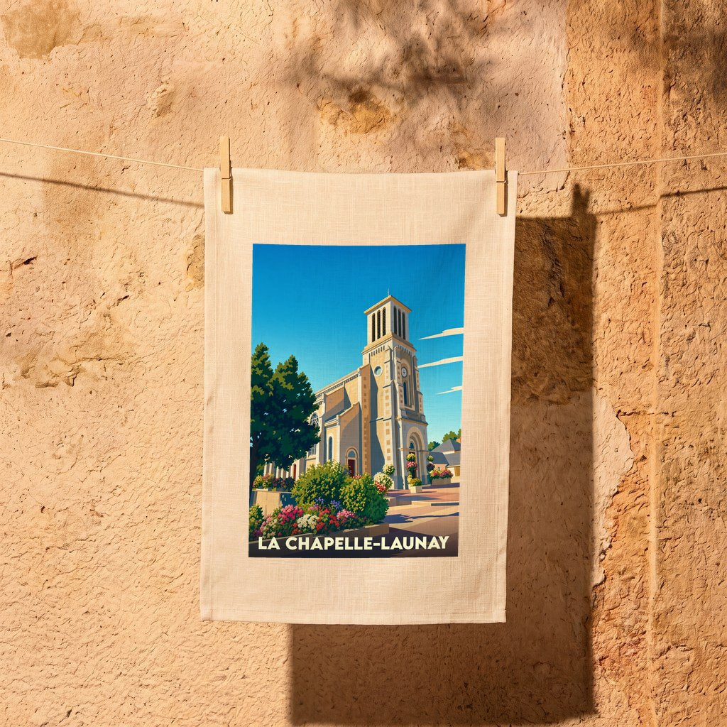 Torchon souvenir de la ville de La Chapelle-Launay avec une illustration stylisée de son église.