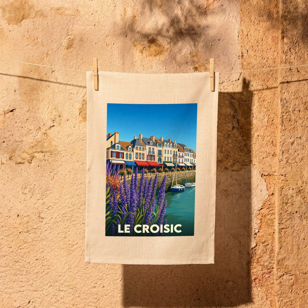 Torchon souvenir de la ville de Le Croisic orné d'une illustration stylisée du port.
