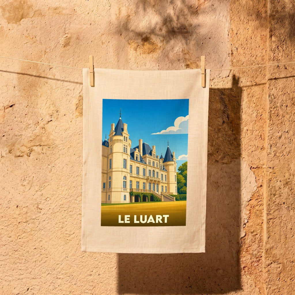 Torchon souvenir de la ville de Le Luart illustré d'un château majestueux dans un style affiche rétro.