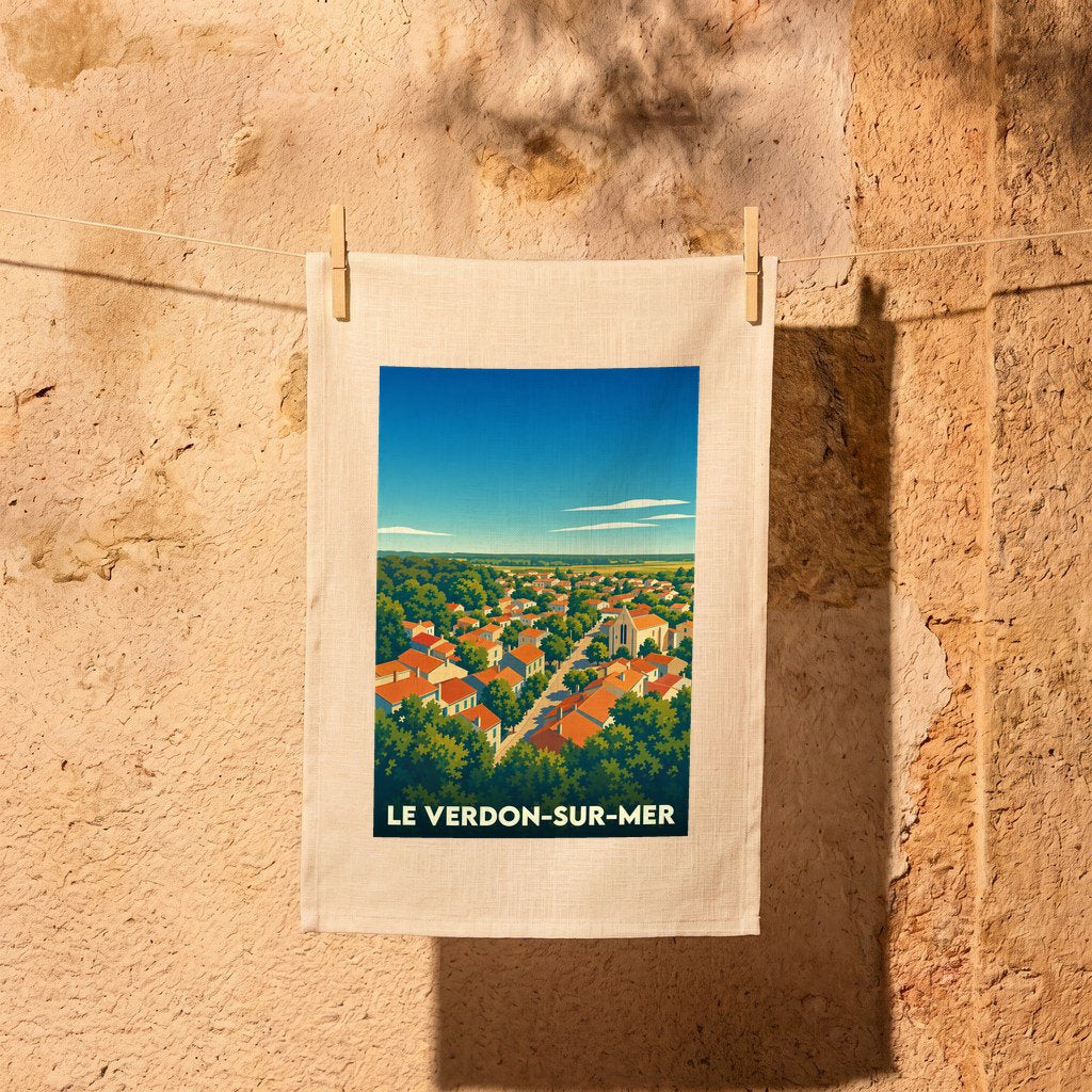 Torchon souvenir de la ville de Le Verdon-sur-Mer avec une illustration stylisée.