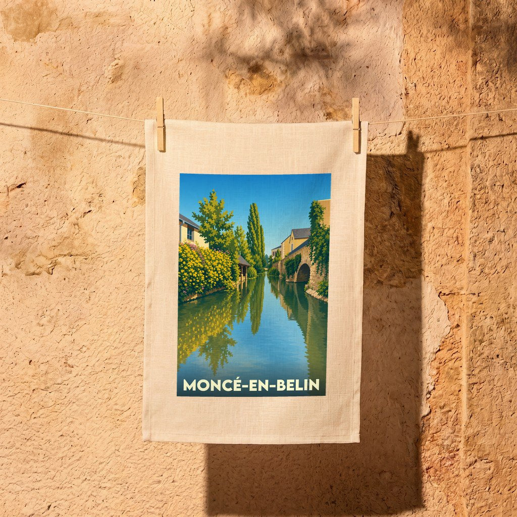 Torchon souvenir de la ville de Moncé-en-Belin avec une illustration stylisée d'un canal.