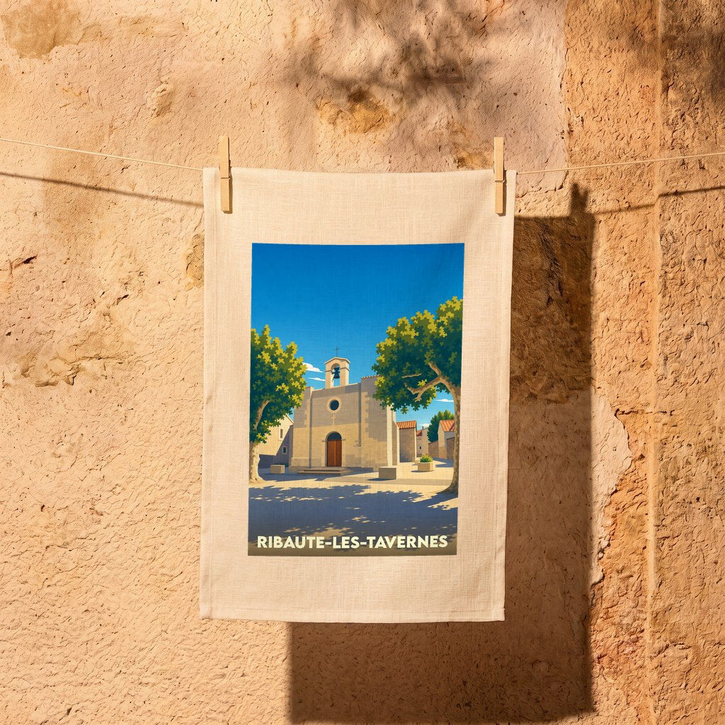 Torchon souvenir de la ville de Ribaute-les-Tavernes avec une illustration stylisée d'une église sous un ciel bleu.