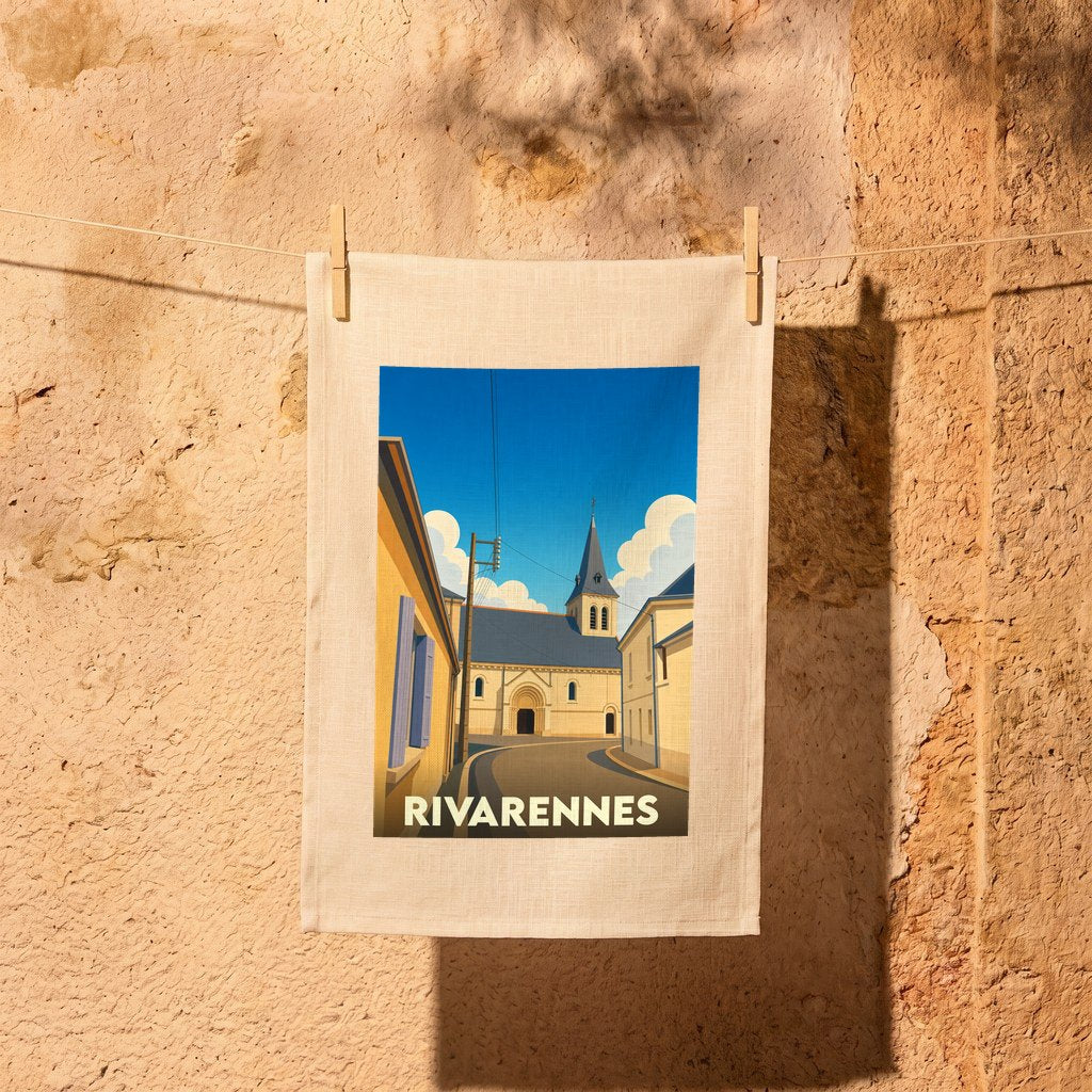 Torchon souvenir de la ville de Rivarennes orné d'une illustration stylisée de son église sous un ciel bleu.