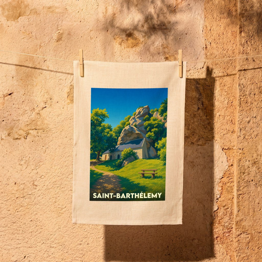 Torchon souvenir de la ville de Saint-Barthélemy avec une illustration stylisée d'un paysage provençal.