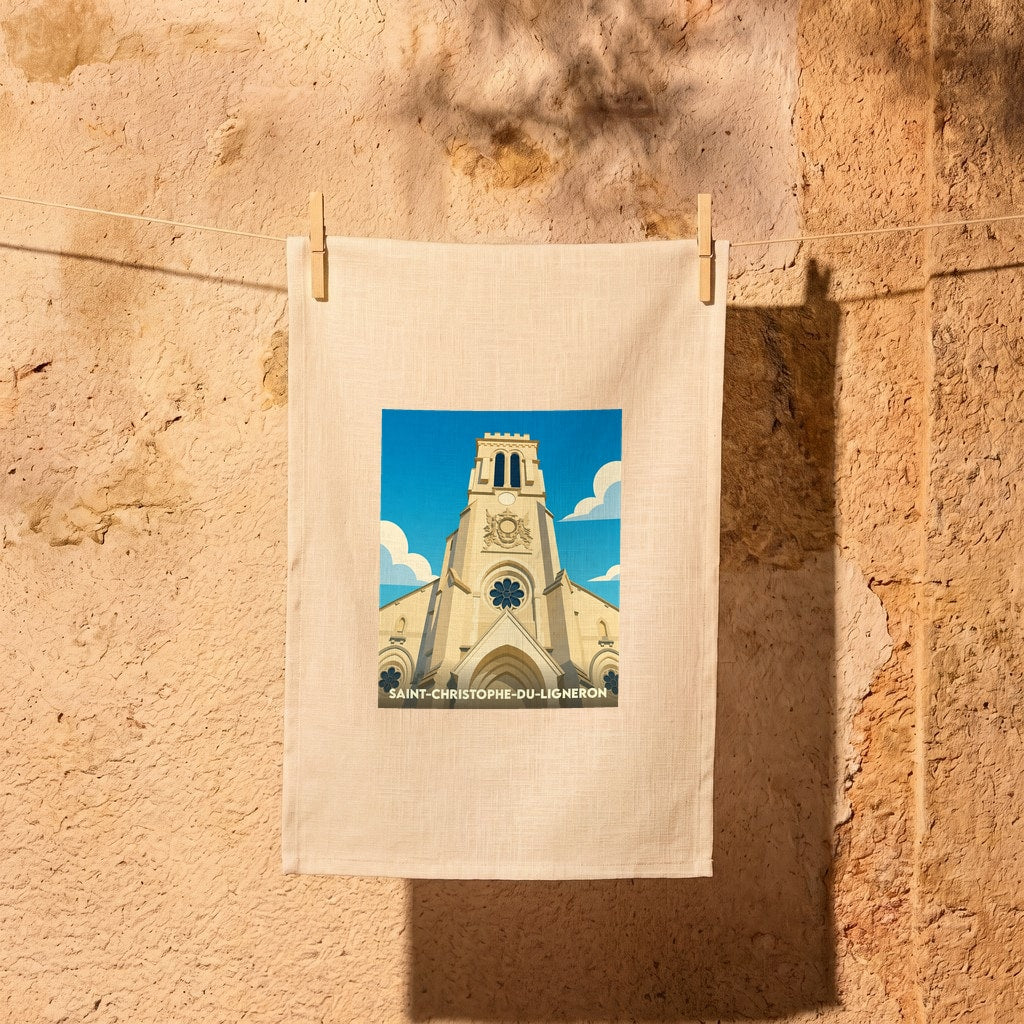 Torchon souvenir de la ville de Saint-Christophe-du-Ligneron avec une illustration stylisée de son église.