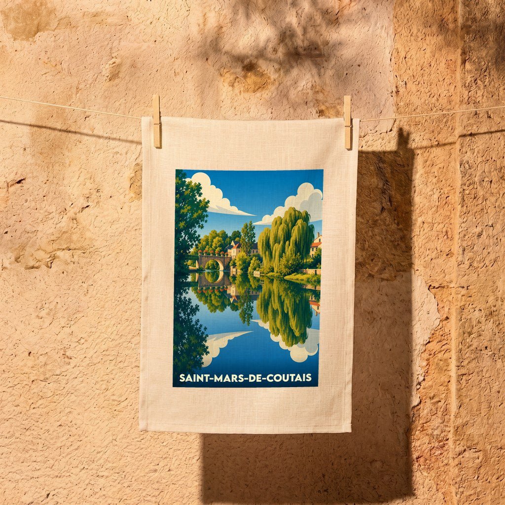 Torchon souvenir de la ville de Saint-Mars-de-Coutais avec une illustration stylisée d'un paysage fluvial.