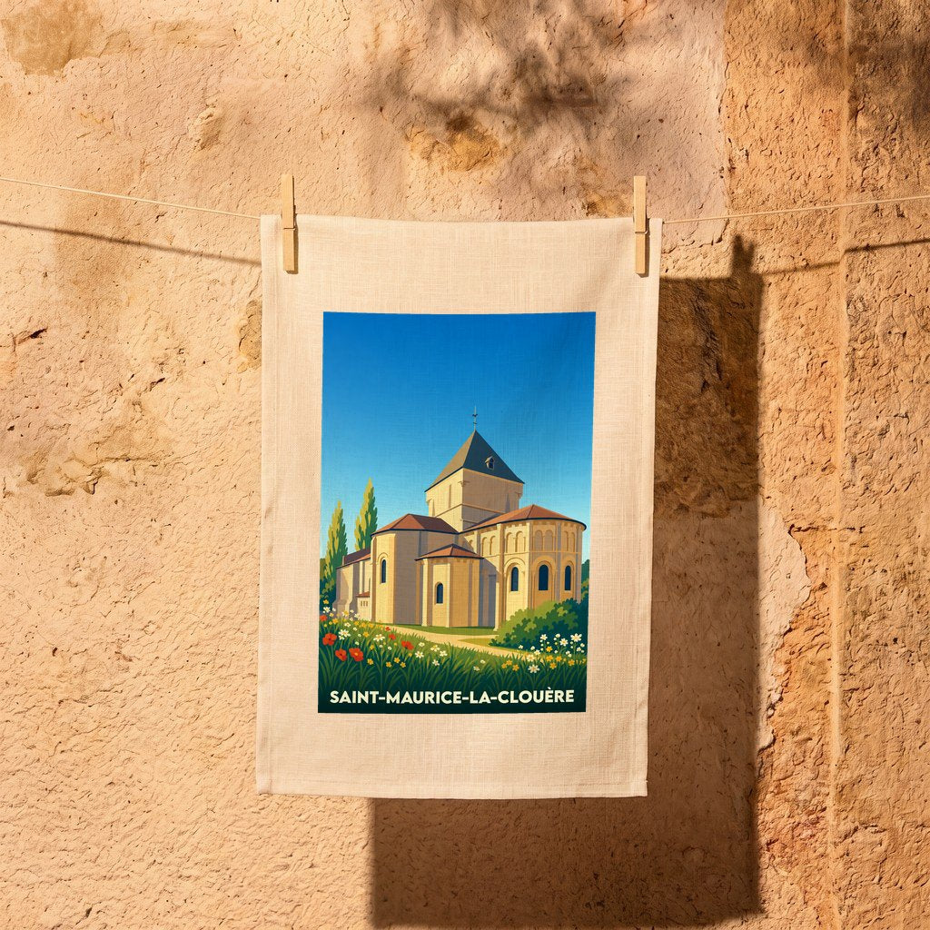 Torchon souvenir de Saint-Maurice-la-Clouère orné d'une illustration stylisée de son église romane.