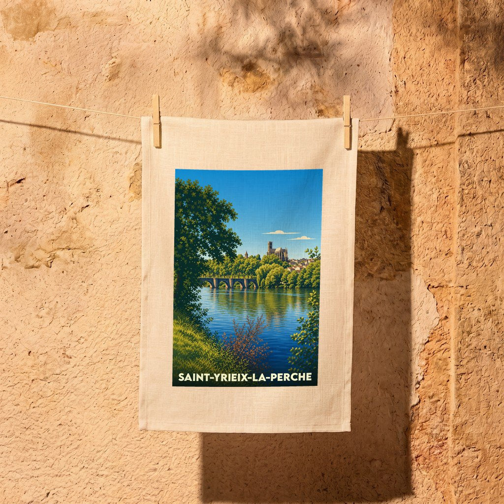 Torchon souvenir de la ville de Saint-Yrieix-la-Perche avec une illustration stylisée d'un paysage fluvial.