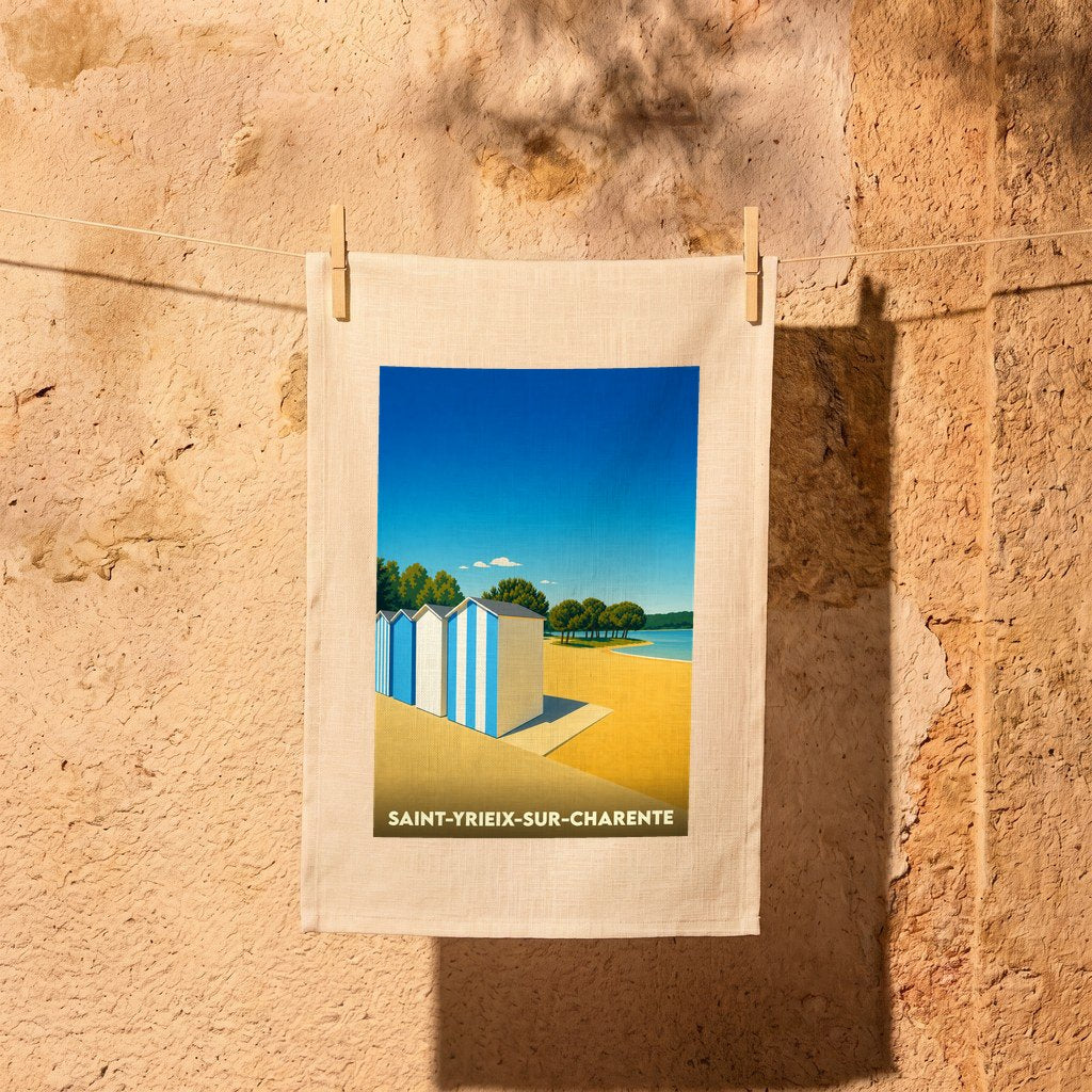 Torchon de cuisine souvenir de Saint-Yrieix-sur-Charente illustré d'une scène de plage avec des cabines de bain colorées.