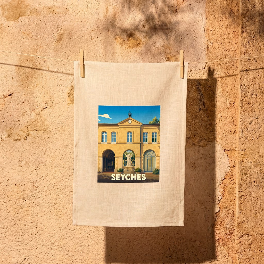 Torchon souvenir de la ville de Seyches avec une illustration stylisée de son architecture.