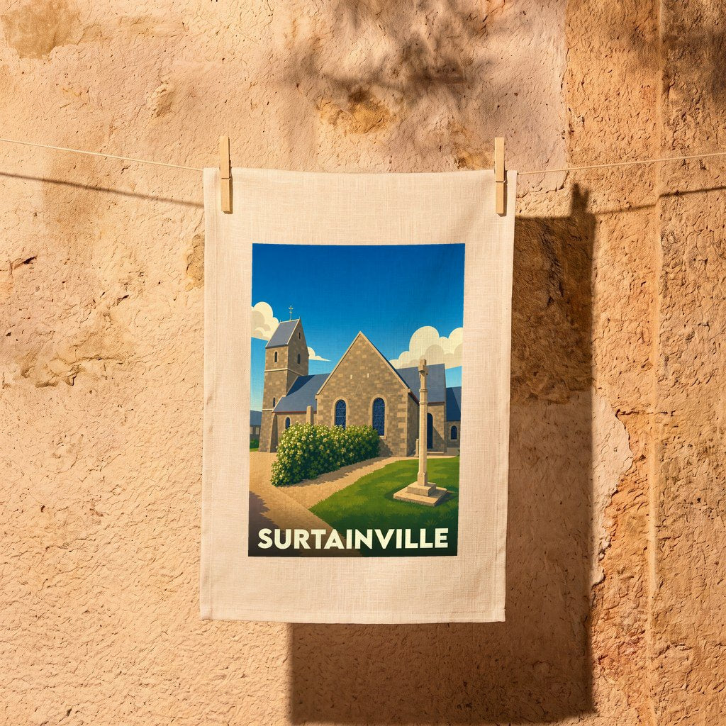 Torchon souvenir de la ville de Surtainville avec une illustration stylisée de son église.