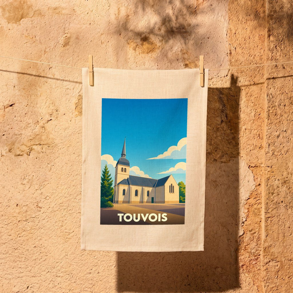 Torchon souvenir de la ville de Touvois avec une illustration stylisée de son église.