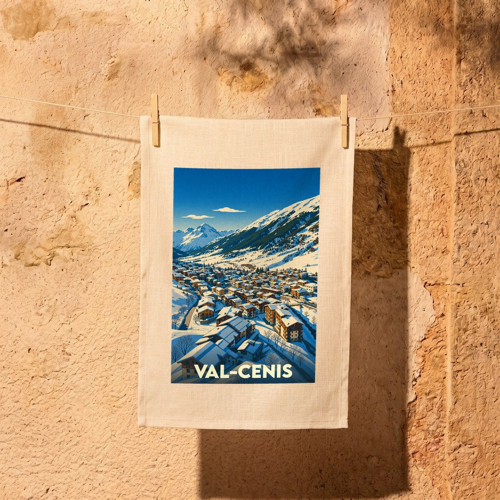 Torchon de cuisine souvenir de Val-Cenis orné d'une illustration vintage d'un village de montagne enneigé.