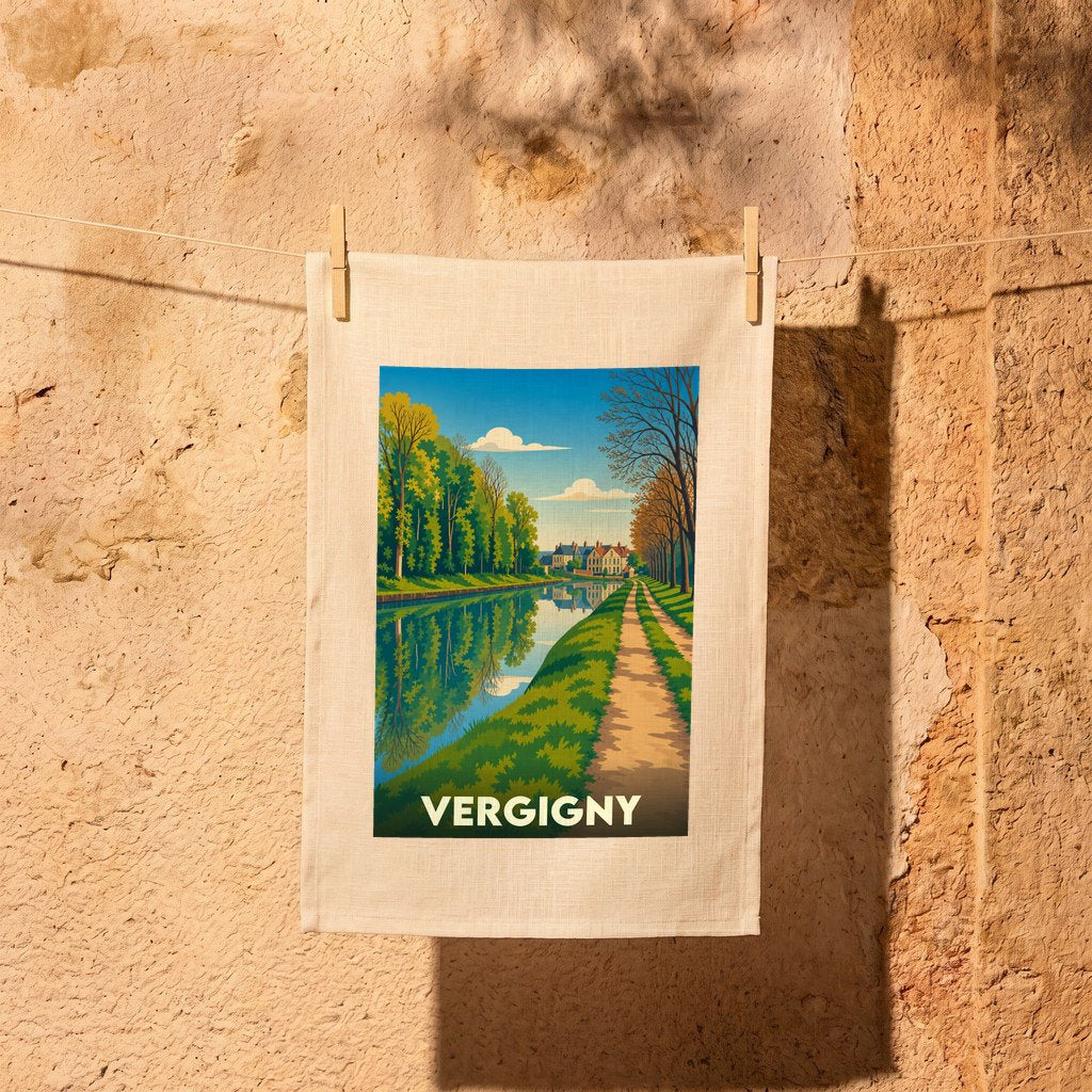 Torchon souvenir de la ville de Vergigny avec une illustration stylisée d'un canal bordé de verdure.