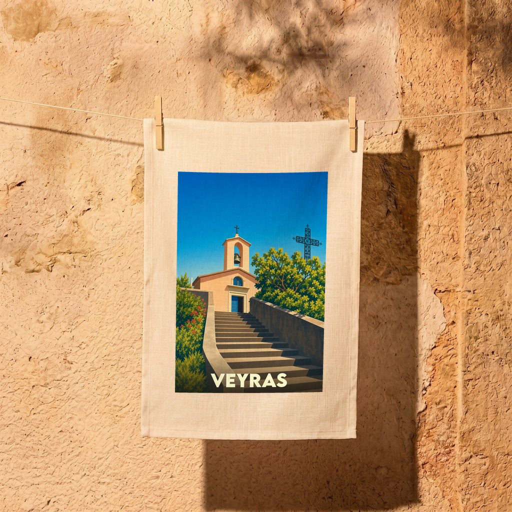 Torchon souvenir de la ville de Veyras illustré d'une église perchée au sommet d'un escalier.