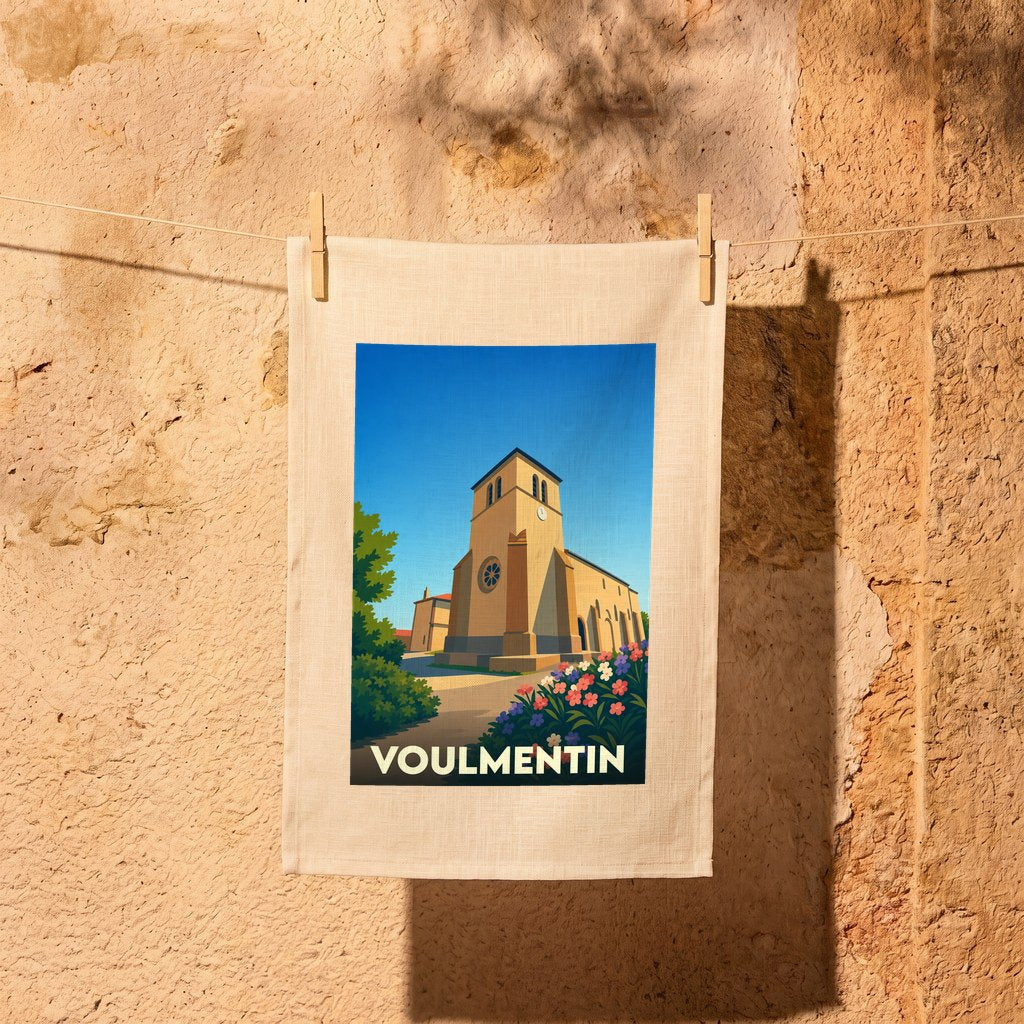 Torchon souvenir de la ville de Voulmentin avec une illustration stylisée de son église.