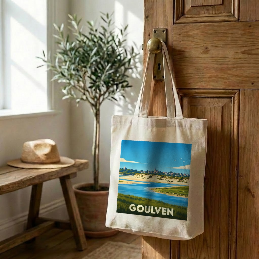 Tote bag souvenir de la ville de Goulven avec une illustration stylisée de son paysage côtier.
