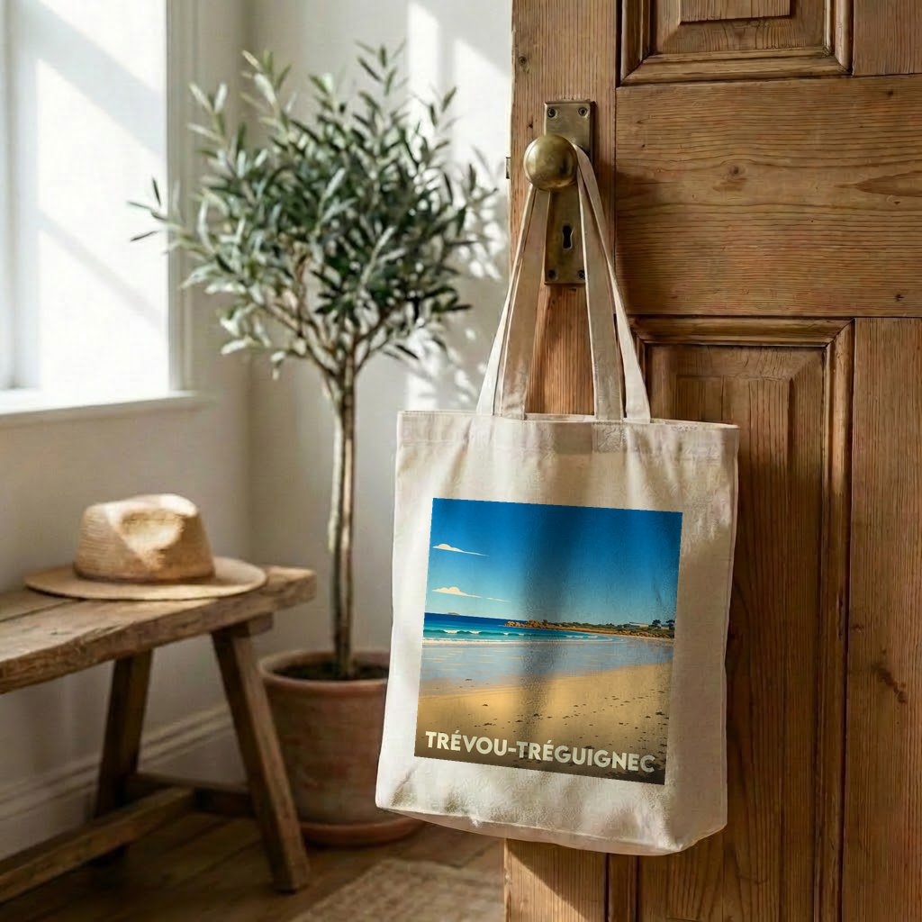 Tote bag souvenir de Trévou-Tréguignec illustré d'un paysage côtier ensoleillé.