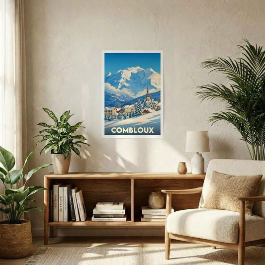 Affiche souvenir de la ville de Combloux représentant un paysage de montagne enneigé avec une illustration stylisée.
