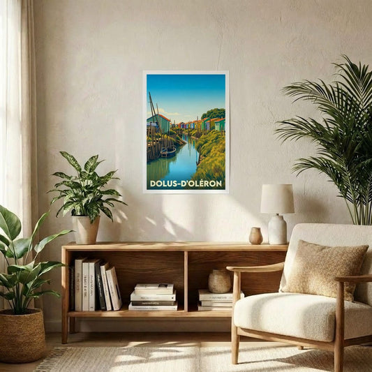 Affiche souvenir de la ville de Dolus-d'Oléron avec une illustration stylisée de cabanes de pêcheurs colorées au bord de l'eau.