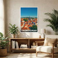 Affiche souvenir de la ville de Frontignan avec une illustration stylisée de ses toits colorés.