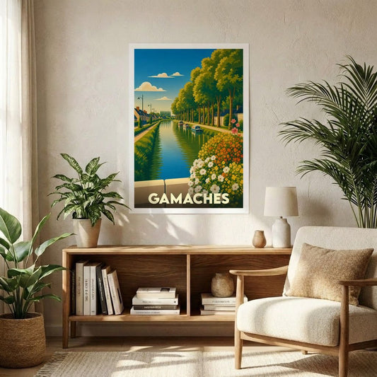 Affiche souvenir de la ville de Gamaches avec une illustration stylisée d'un canal bordé d'arbres et de fleurs.