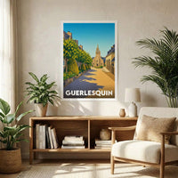 Affiche souvenir de la ville de Guerlesquin avec une illustration stylisée d'une rue menant à l'église.
