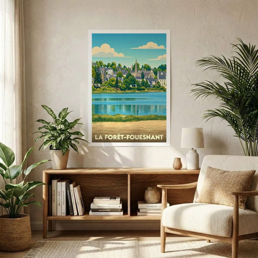 Affiche souvenir de la ville de La Forêt-Fouesnant avec une illustration stylisée d'un paysage côtier breton.