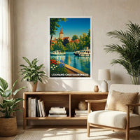 Affiche souvenir de la ville de Louhans-Châteaurenaud avec une illustration stylisée de son paysage fluvial.