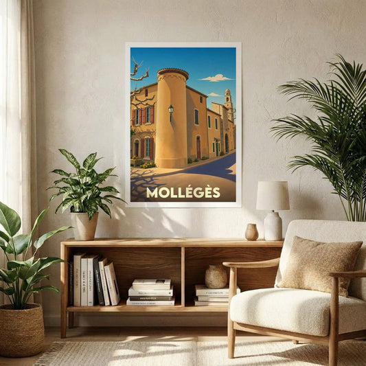 Affiche souvenir de la ville de Mollégès avec une illustration stylisée d'une rue ensoleillée aux bâtiments provençaux.