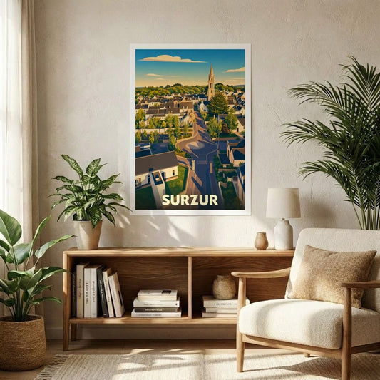 Affiche souvenir de la ville de Surzur présentant une illustration stylisée et colorée de son paysage urbain.