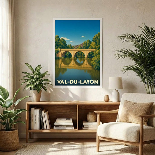 Affiche souvenir de la ville de Val-du-Layon avec une illustration stylisée d'un pont se reflétant dans l'eau.