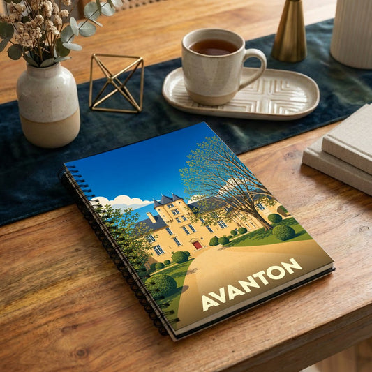 Carnet à spirales souvenir de la ville d'Avanton avec une illustration stylisée de son château.
