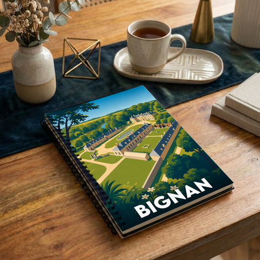 Carnet souvenir de la ville de Bignan avec une illustration stylisée du domaine.