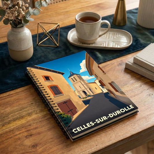 Carnet souvenir de la ville de Celles-sur-Durolle avec une illustration stylisée de son architecture.