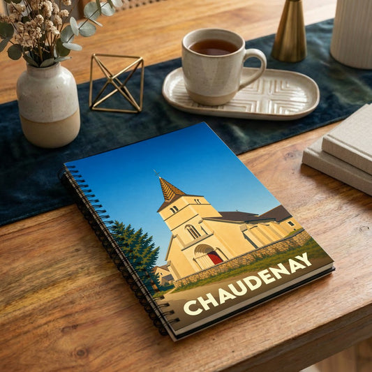 Carnet souvenir de la ville de Chaudenay orné d'une illustration stylisée de son église.