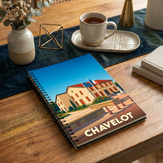 Carnet souvenir de la ville de Chavelot avec une illustration stylisée de sa mairie.