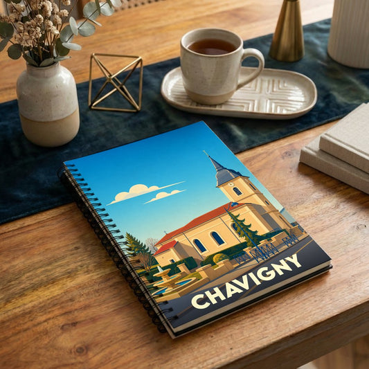 Carnet à spirales souvenir de la ville de Chavigny avec une illustration stylisée de son église.