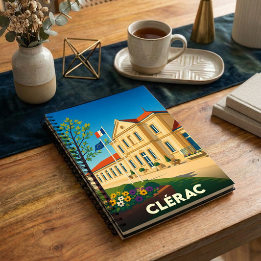 Carnet à spirales souvenir de la ville de Clérac avec une illustration stylisée de sa mairie.