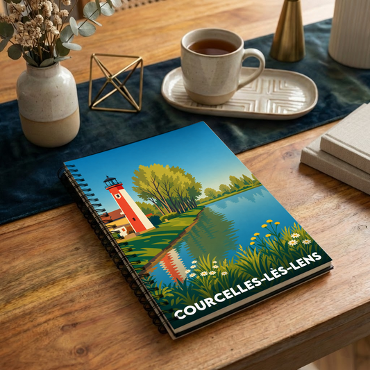 Carnet à spirales souvenir de Courcelles-lès-Lens avec une illustration stylisée de son paysage et de son phare emblématique.