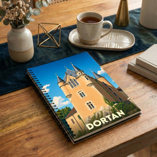 Carnet souvenir de la ville de Dortan avec une illustration stylisée d'un château.