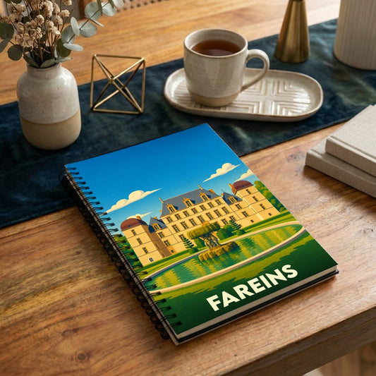 Carnet à spirales souvenir de la ville de Fareins avec une illustration stylisée de son château.