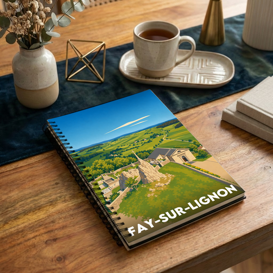 Carnet souvenir de la ville de Fay-sur-Lignon avec une illustration stylisée.