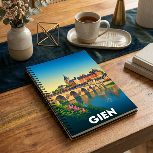 Carnet souvenir de la ville de Gien avec une illustration stylisée.
